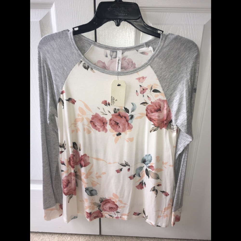 LAST ONE 🌻 Vintage Raglan Floral Top